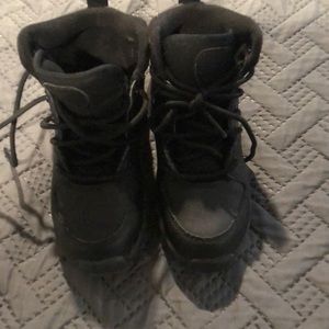 Boys boots